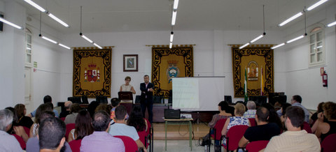 El Ayuntamiento y la Junta de Andaluca presentan el Plan Emple@Joven en Carboneras