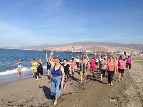 Noticia de Almera 24h: La gimnasia en la playa para mayores est teniendo una gran demanda por parte de los usuarios