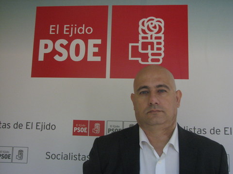 El PSOE de El Ejido denuncia que hay zonas del municipio sin alumbrado público por la noche