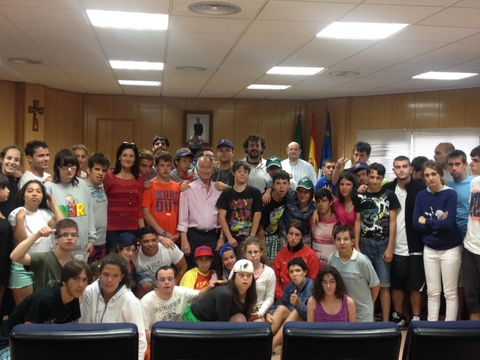 Los nios del colegio Jess del Remedio de Madrid pasan sus vacaciones en Roquetas