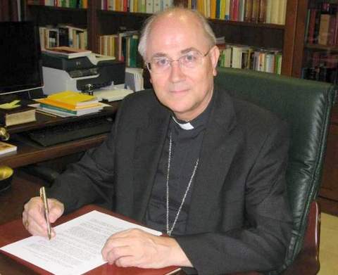 Noticia de Almera 24h: El clero diocesano felicita al Obispo de Almera en su aniversario de ordenacin episcopal