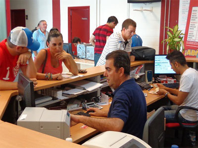 Noticia de Almera 24h: Este lunes comienza la renovacin de abonos en la sede de la UD Almera