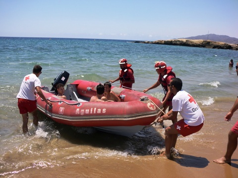 Noticia de Almera 24h: La Cruz Roja realiz un simulacro de rescate en las Playas de San Juan de los Terreros