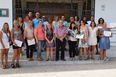 Noticia de Almería 24h: Entregados los certificados profesionales a los veintiséis desempleados formados en los talleres de empleo ‘Auxilia Vícar ‘ y Documenta@Vícar’