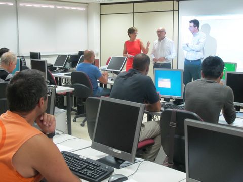 Noticia de Almera 24h: La Junta muestra cmo buscar empleo a travs de Internet y las nuevas salidas profesionales del entorno digital 