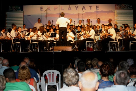 La Banda Municipal de Música de Pulpí y la Coral Polifónica Ángel Martín, ofrecieron un concierto conjunto en San Juan de los Terreros