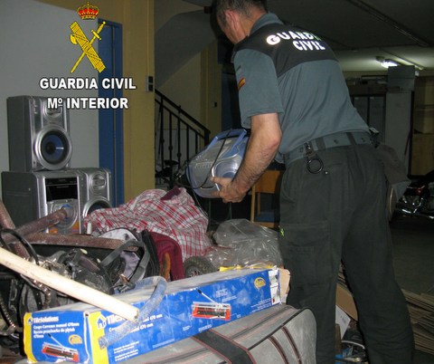 Noticia de Almería 24h: 4 detenidos, 2 de ellos menores, por una treintena de robos con fuerza en cortijos, almacenes agrícolas e invernaderos