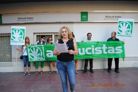 Noticia de Almería 24h: El PA reclama a las puertas de la oficina del SAE de Altamira un Plan Especial de Empleo Urgente para Almería