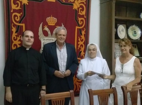 El Rastrillo de Vera Playa obtiene 4.000 para las Franciscanas de la Pursima