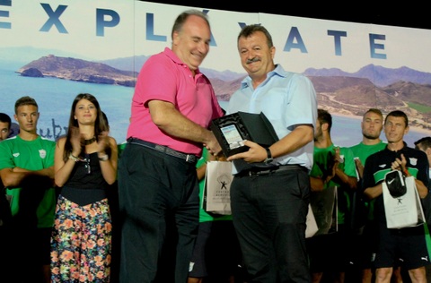Los mejores jugadores de futbol playa de Espaa, presentaron el II TORNEO DE FUTBOL PLAYA DE Pulp