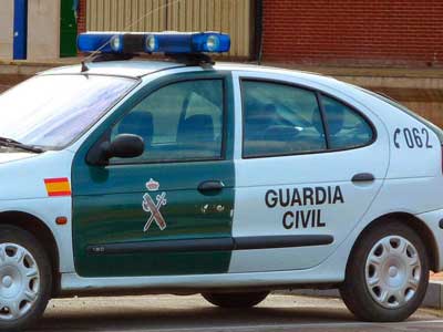 Noticia de Almería 24h: La Guardia Civil detiene a una persona después de cometer un robo con violencia en una Pastelería de Aguadulce