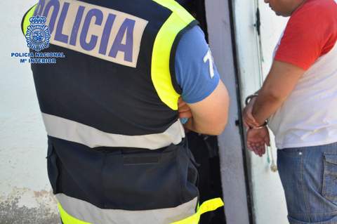 Noticia de Almería 24h: La Policía Nacional detiene en Almería a un fugitivo buscado por atraco en Kaunas -Lituania
