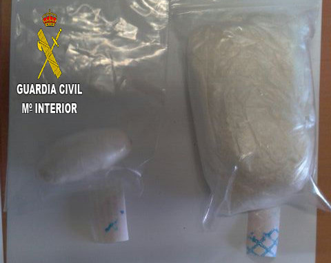 La Guardia Civil detiene a una persona cuando portaba cerca de 200 gr. de cocana