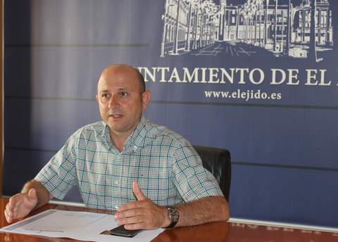 Noticia de Almería 24h: El equipo de gobierno denuncia el incumplimiento reiterado de Cicloagro en la gestión de los residuos plásticos agrícolas