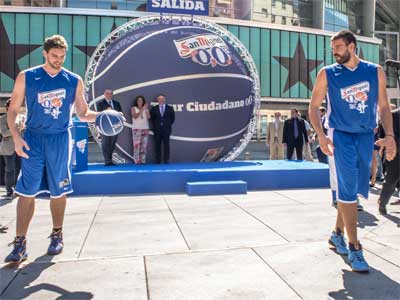Noticia de Almera 24h: Llega a Mojcar el Tour Ciudadano 0,0 con el baln del Mundial de Baloncesto 2014
