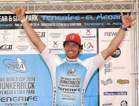 Vctor Fernndez contina lder del mundial de Windsurf tras acabar tercero en Tenerife