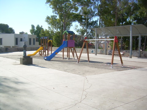 Noticia de Almera 24h: El Parque Gris dispondr de su zona infantil en breve