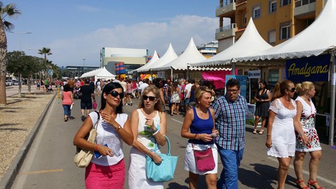 Noticia de Almera 24h: Elosa Cabrera inaugura los mercados de saldos que se celebran durante el da de hoy en Roquetas de Mar