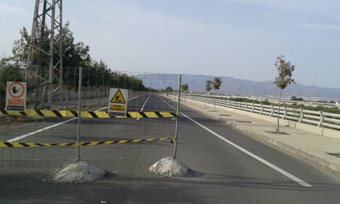 Noticia de Almera 24h: La Junta facilita el acceso al Ferial de Almera con la apertura provisional del vial del ro Andarax 