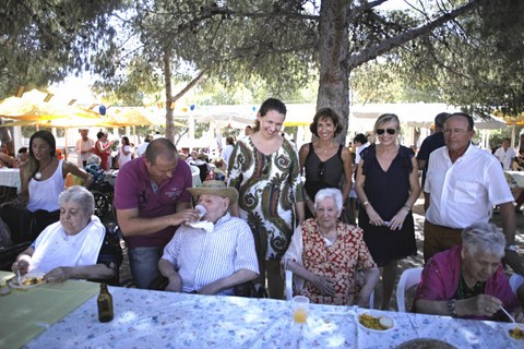 Noticia de Almera 24h: Diputacin acerca la Feria de Almera a los ancianos de la Residencia Asistida