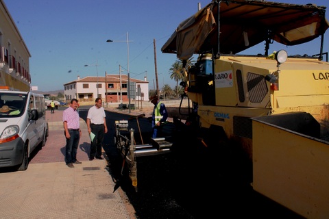 Noticia de Almera 24h: El Ayuntamiento contina el programa de reparacin y asfaltado de caminos rurales y viales urbanos, con un presupuesto de ms de 200.000