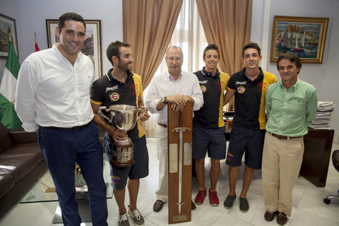 El alcalde recibe a los flamantes campeones de Europa de Vela en categora Snipe