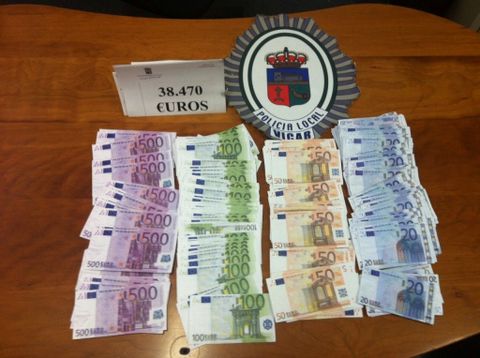 Noticia de Almería 24h: La Policía Local detiene en Puebla de Vícar a un joven con más de 38.000 euros falsos