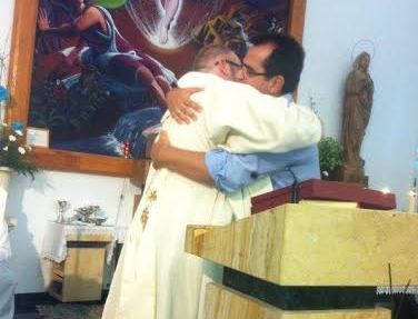 Campohermoso despide a su sacerdote durante nueve aos, Antonio Manuel Hernndez, que marcha a una nueva parroquia