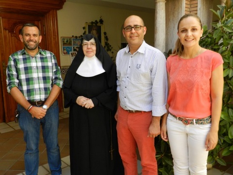 Noticia de Almera 24h: El Ayuntamiento entrega una ayuda de 6.000 euros a la Residencia de Ancianos Virgen del Ro