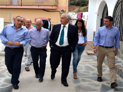 Noticia de Almería 24h: Arenas y Amat visitan Abrucena para interesarse por las preocupaciones de sus vecinos
