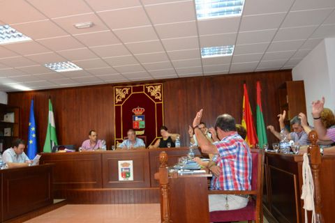El Pleno apoya por unanimidad una propuesta de la Alcalda para que se compense a los agricultores por el veto ruso a las frutas y hortalizas