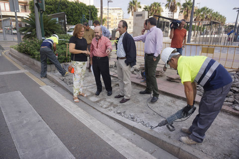 Noticia de Almera 24h: El Ayuntamiento inicia la construccin y acondicionamiento de 8,6 kilmetros de Carril-Bici 