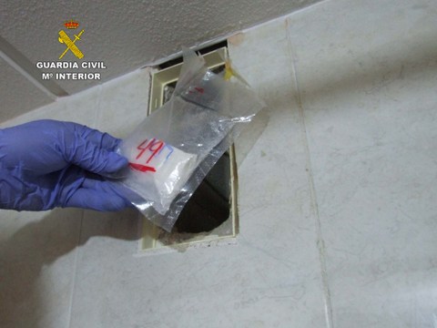 La Guardia Civil desarticula un activo punto de venta de cocaína con el conocido sistema “Tele-Coca”