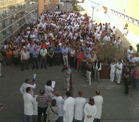 CSIF, junto a la Junta de Personal de La Inmaculada, convocan una macromanifestacin para denunciar el cierre de camas del Hospital