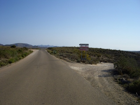 Trabajos de conservacin en las carreteras AL-4200 (de la AL-3108 a la AL-3106 por la Isleta y Rodalquilar de Njar) y AL-3106 (de la A-7 en Njar a las Negras por Campohermoso y Fernn Prez)