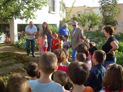 El Huerto Escolar de Hurcal de Almera recibe su primera visita de este curso escolar