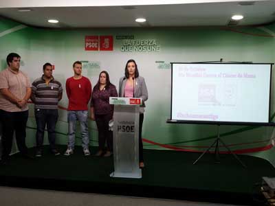 Noticia de Almería 24h: Juventudes Socialistas inicia su campaña ‘Luchamos contigo’ para concienciar sobre el cáncer de mama