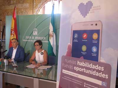 Más de 29.200 almerienses se benefician de la formación y el acompañamiento de Andalucía Compromiso Digital