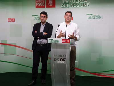 El PSOE asegura que Amat debería de “marcharse” tras ser imputado para “no manchar la marca” Almería y Roquetas