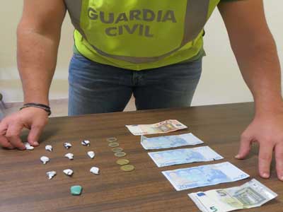 La Guardia Civil detiene al presunto autor de un delito contra la salud pblica