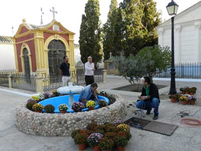 El Alcalde supervisa las tareas de refuerzo en el cementerio municipal de cara al Da de Todos los Santos