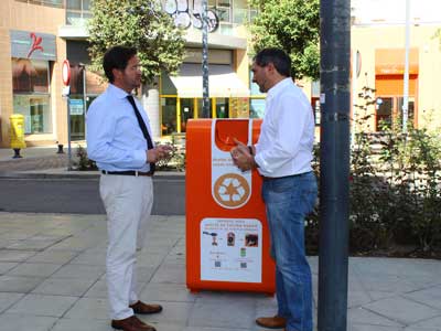 El Ayuntamiento de El Ejido instala nuevos contenedores para la recogida segura del aceite domstico usado