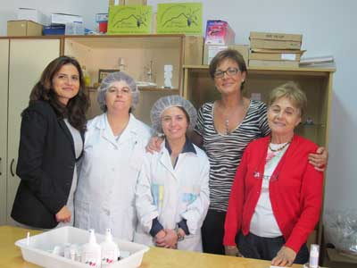 La delegada de Economa visita las nuevas instalaciones de Aromas de Los Filabres en Tjola