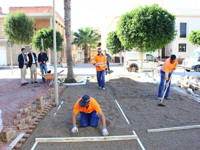 El equipo de gobierno ejecuta en tres aos cerca de 20.000 m2 de acerado en las zonas ms transitadas de El Ejido