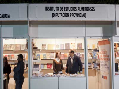El IEA participa en la Feria del Libro de Almería