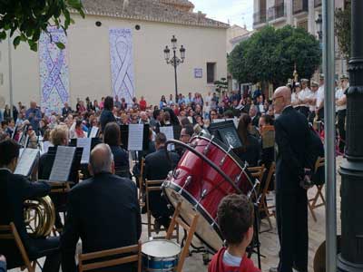 Los músicos de Huércal-Overa celebran Santa Cecilia con un concierto en la Plaza de la Constitución