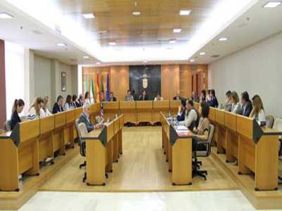 Noticia de Almería 24h: Aprobados los presupuestos de 2015, que entrarán en vigor el 1 de enero, con menos ingresos en impuestos y casi 5 millones de euros en inversiones