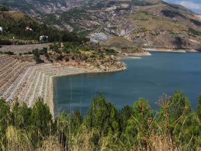 El pantano de Bennar contiene 3,8 hectmetros cbicos de agua, un 58% menos que a finales de noviembre de 2013