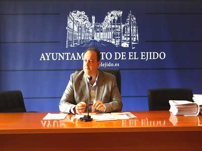 Noticia de Almería 24h: Rivera: El Ayuntamiento generará al cierre de la presente legislatura un ahorro de 2 millones de euros en los gastos de cargos públicos