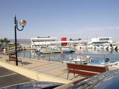 Fomento y Vivienda otorga la concesin para un nuevo establecimiento de hostelera en el puerto de Roquetas